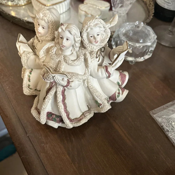 Kellie, Ashley, & Ellaria - Sarah's Caroling Angels #30848 Dated 2002 - Picture 1 of 7